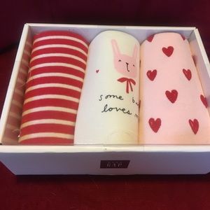 NWT Adorable BabyGap 3 pack of long sleeve onesies